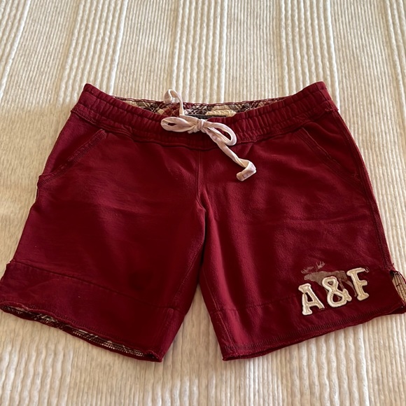 Fitch Red Soft Shorts With Velvet Ties 